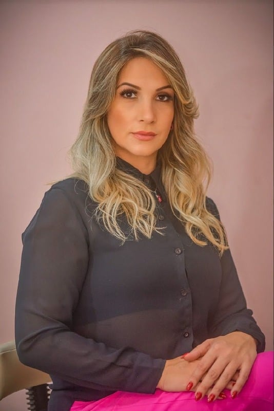 Suelen Lopes, profissional de estética